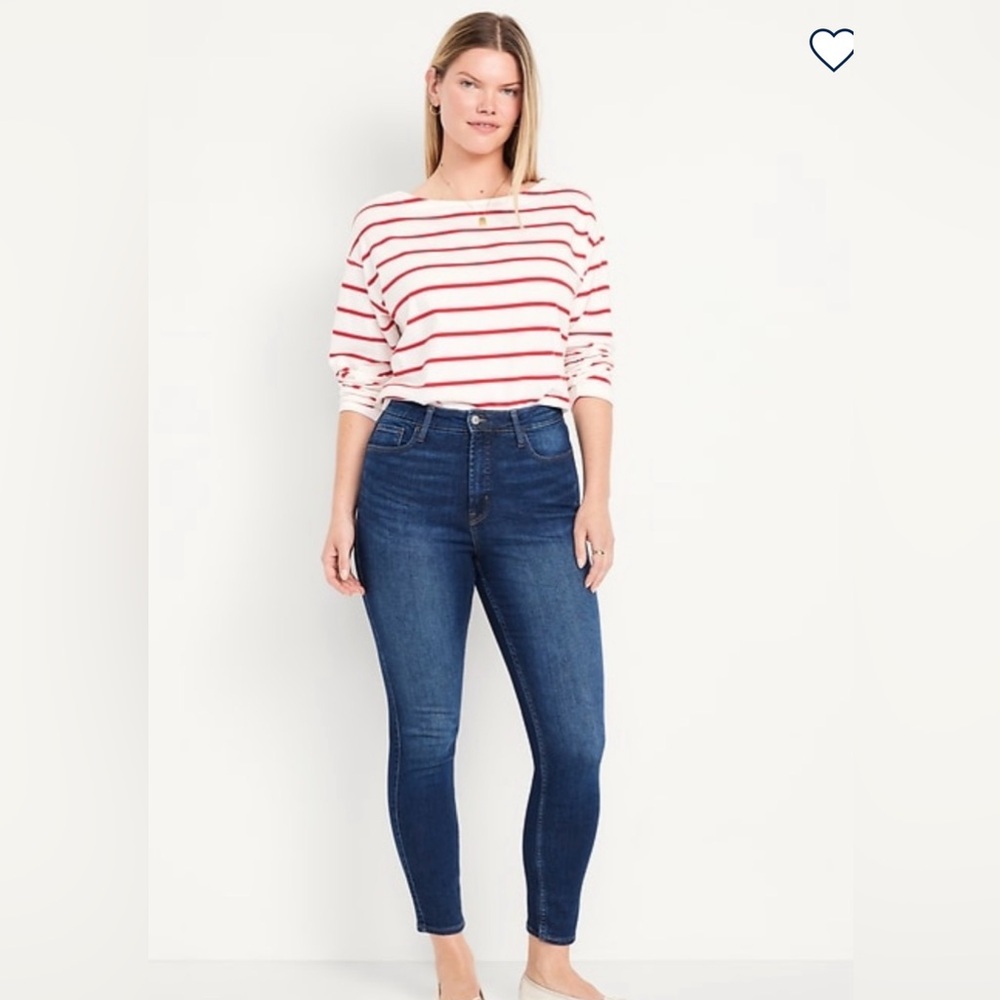 Old Navy Extra-High Rise Rockstar 360 stretch Super Skinny Jeans